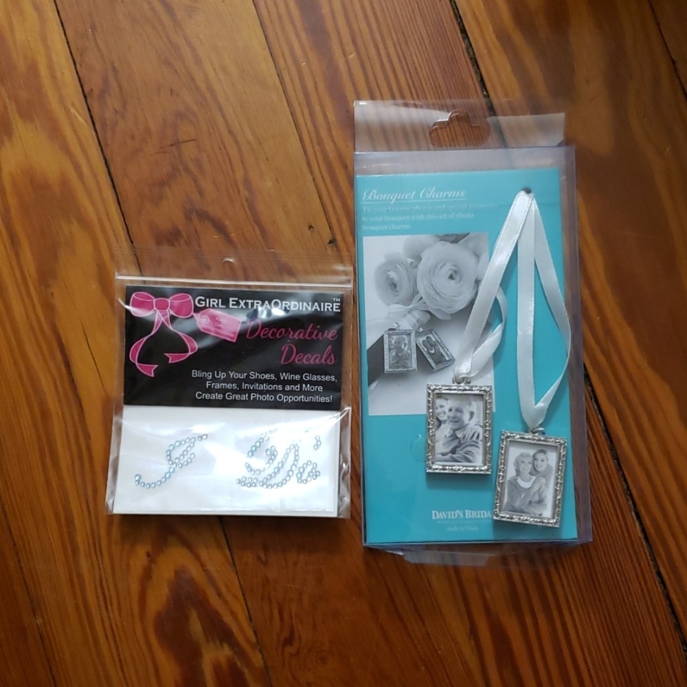 Wedding: bouquet photo frames, and "I do" decal